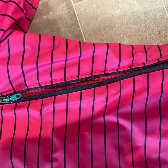 2/$30 O’Neill Snowboard Jacket - Women’s - Picture 6 of 9